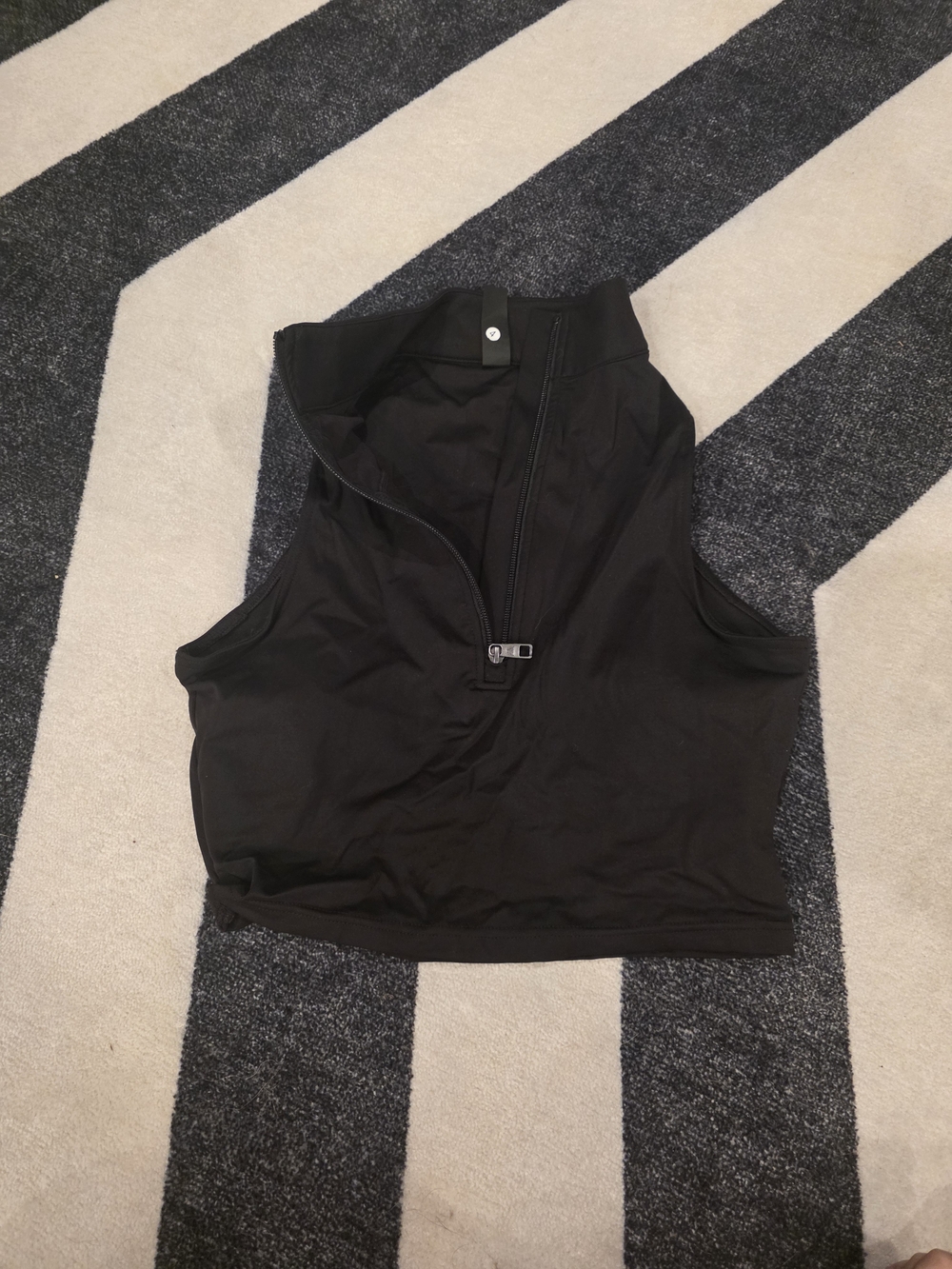 Balance Athletica (Vitality) Black Crop Top with Front Zip New Without Tags